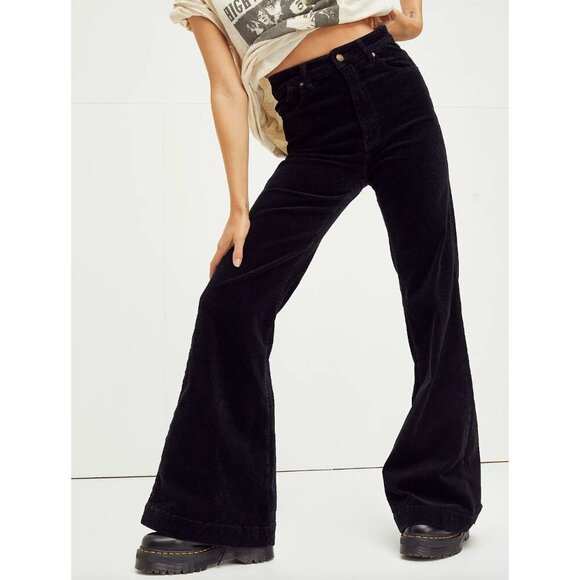 NWT Rolla's East Coast Cord Flare High Rise Velvet Black Size 26 - Picture 1 of 10